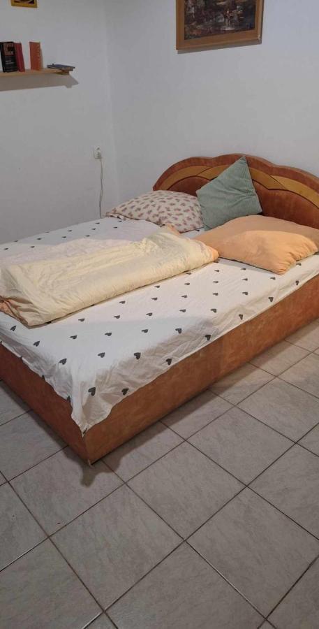 Pihenes A Malomtonal Privat Berlemeny Guest House Tapolca Exterior photo